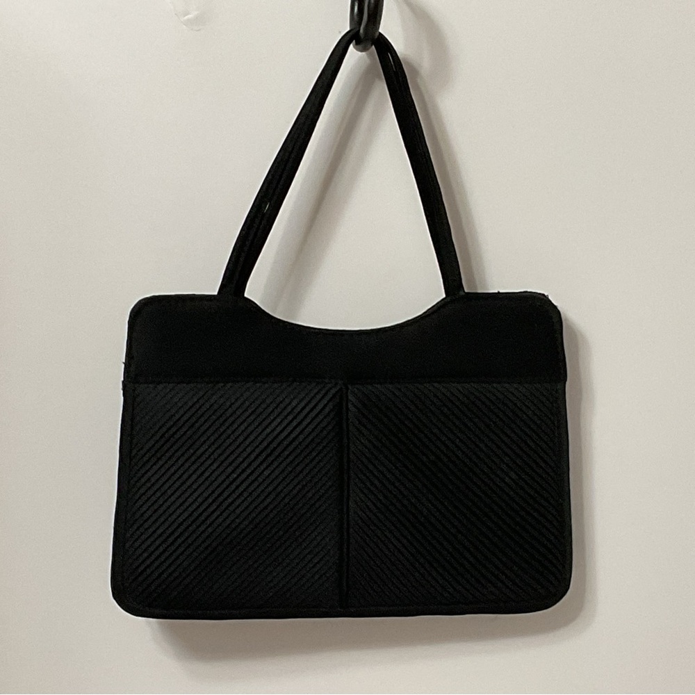 WALBORG PLEATED DESIGN EVENING CLUTCH